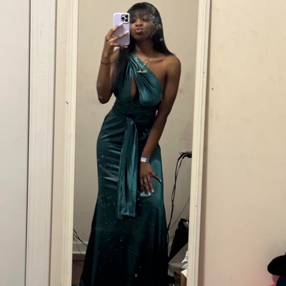 emerald green dress